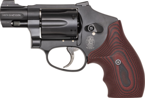 Smith & Wesson Model 432 Ultimate Carry facing left