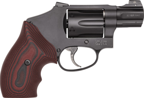 Smith & Wesson Model 432 Ultimate Carry facing right