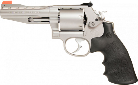 Smith & Wesson Model 686 4" facing left